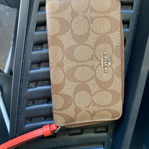 4 Like new designer wallets